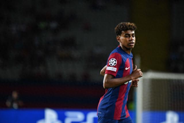 库拉索，面积最小，人口最少的参赛队，主权属于荷兰？