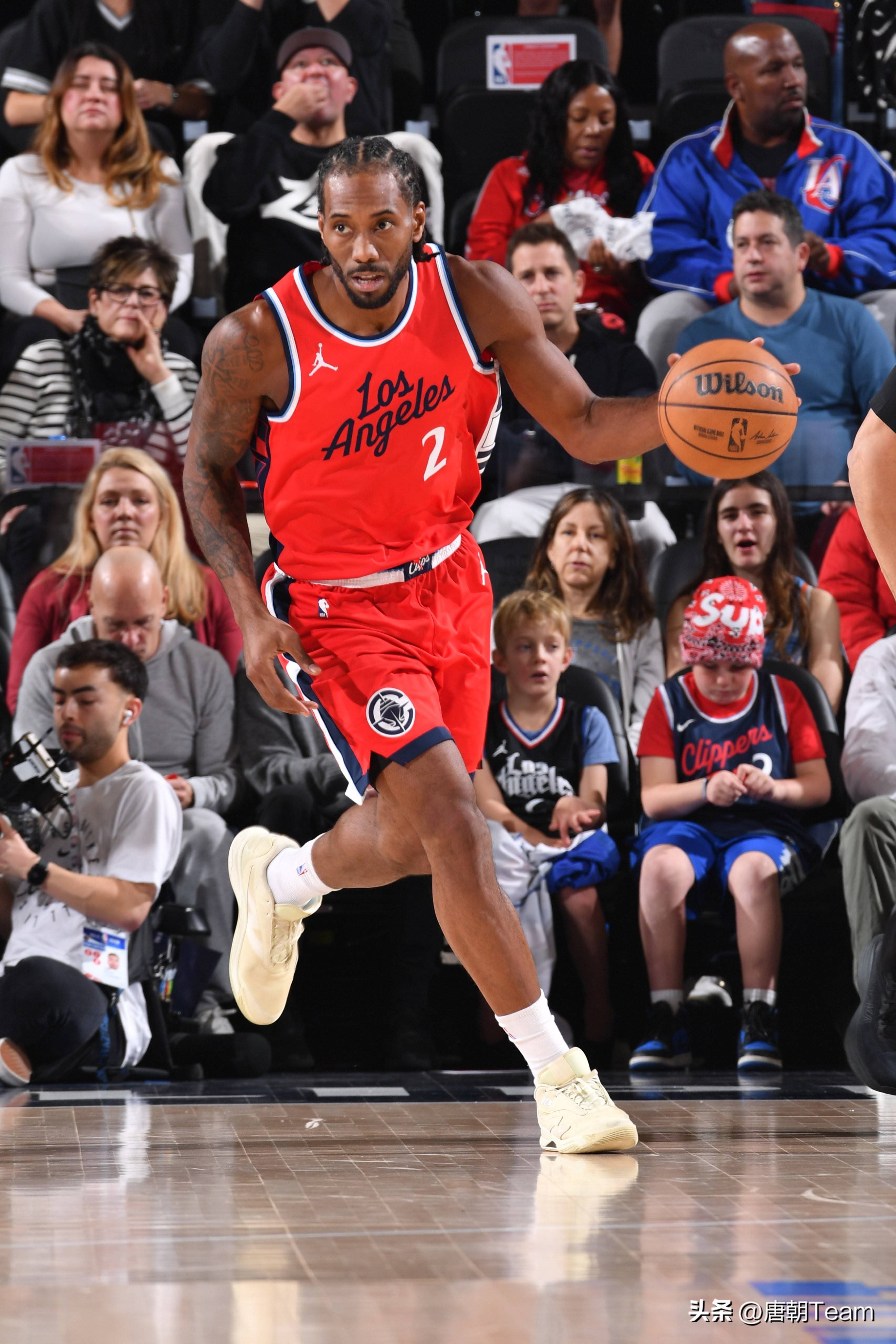 西媒：皇马今年进欧冠8强多踢了4场比赛，弗爷破